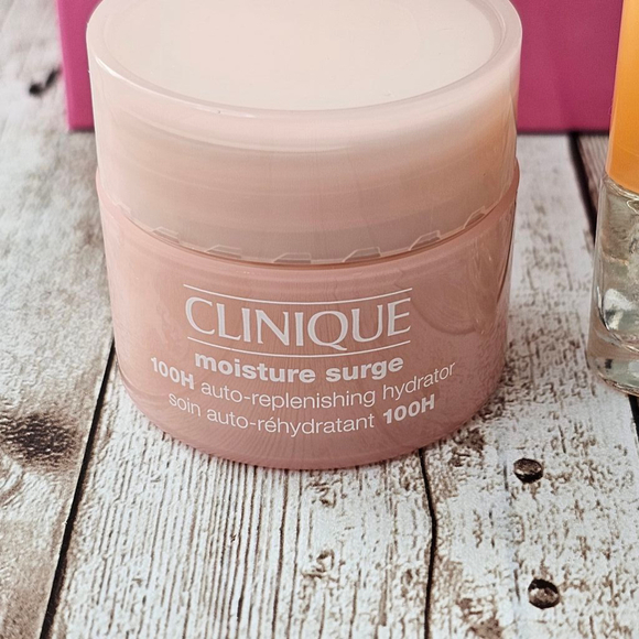 Clinique Beauty Set of 3 travel size - Picture 2 of 7